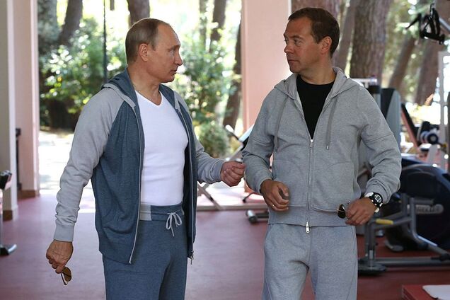 Путин и Медведев чувствовали, что подведут отечество к катастрофе