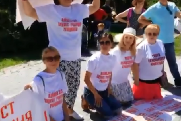 Коленопад: россияне снова унизились перед Путиным. Видеофакт