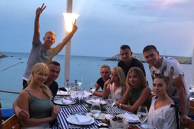 'Мои чики': Зинченко развлекся с девушками бывших одноклубников