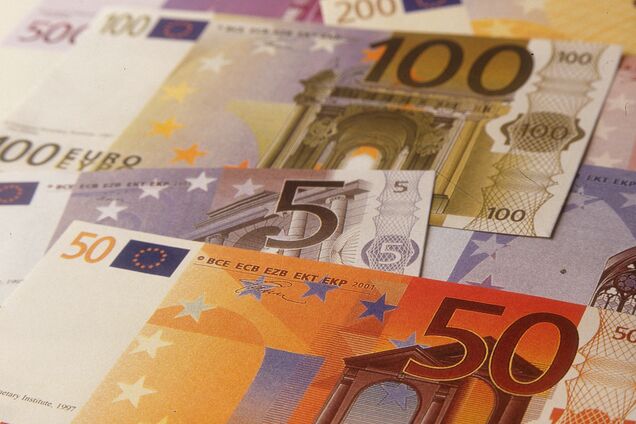 В Украине значительно подорожал евро