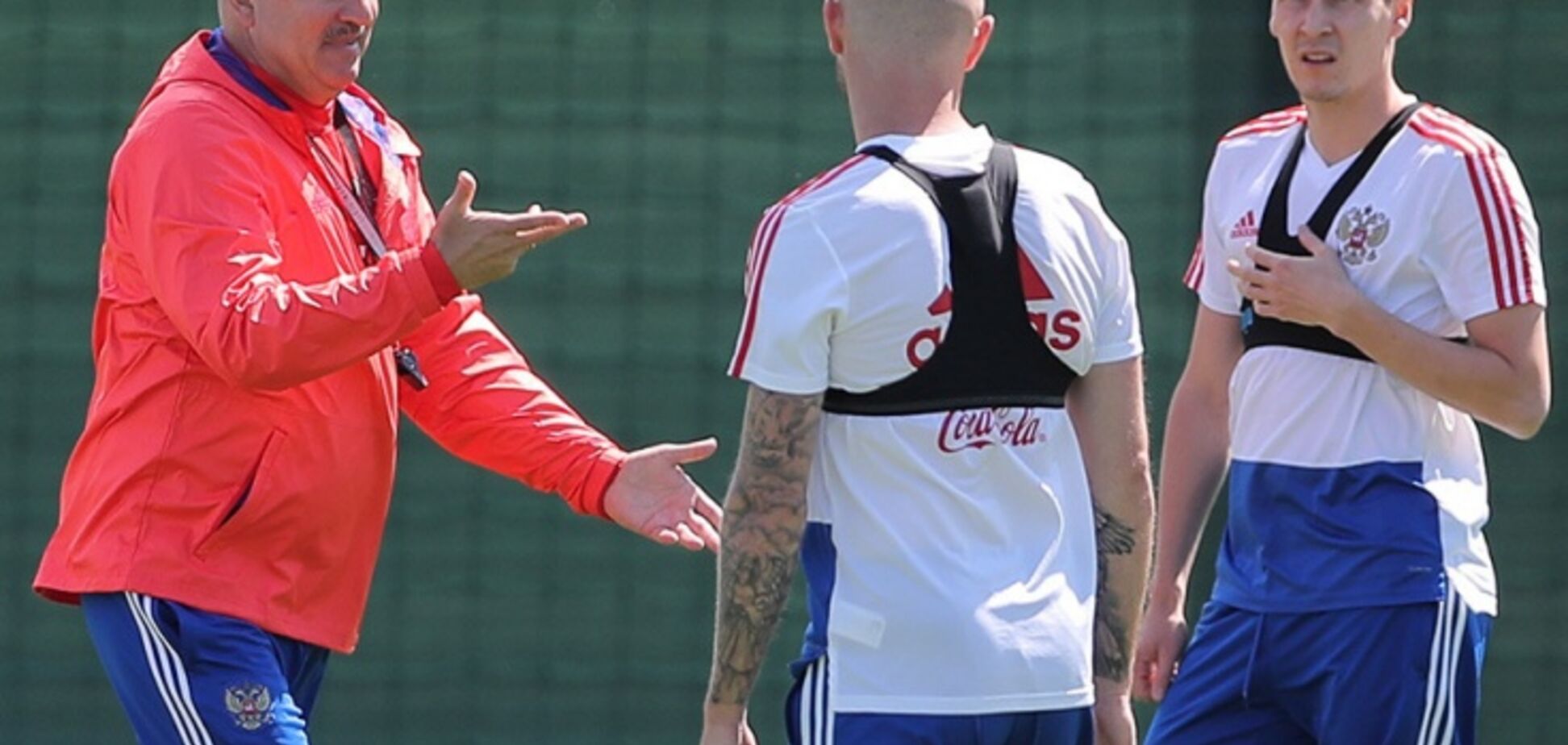 Им еще и платят?! Стали известны суммы премиальных сборной РФ по футболу