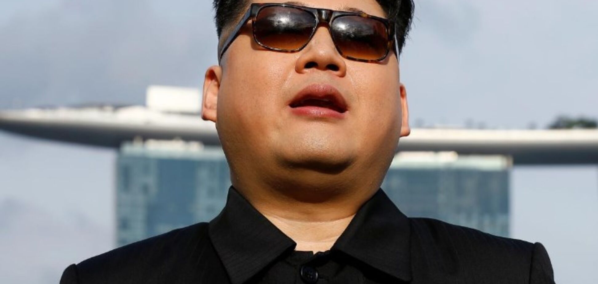 Прибыл не вовремя: в Сингапуре задержали 'Ким Чен Ына'