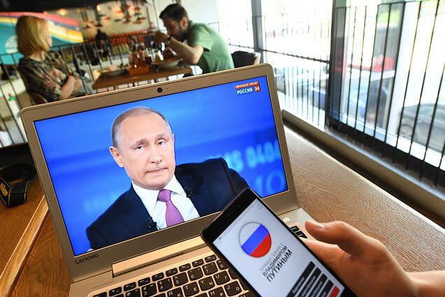 Вместо людей Путин общался с досками