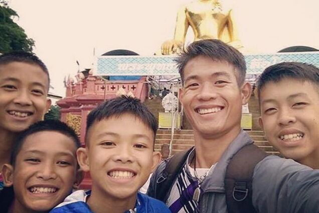 Новий герой буддійського світу: історія тайського тренера, який врятував 12 дітей