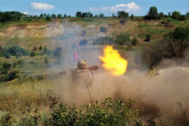 Украинские военные 'разбили' колонну террористов
