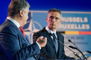 Порошенко и Столтенберг