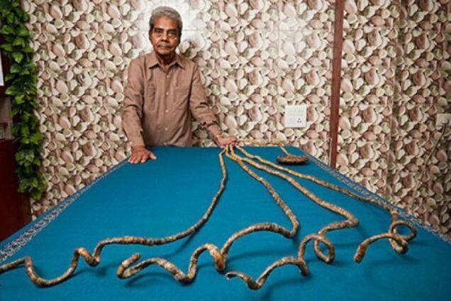 В Індії чоловік передав музею свої нігті. Фото, відео