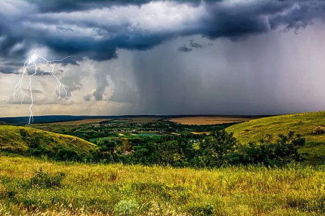 Накрыл циклон: синоптики пообещали ухудшение погоды в Украине