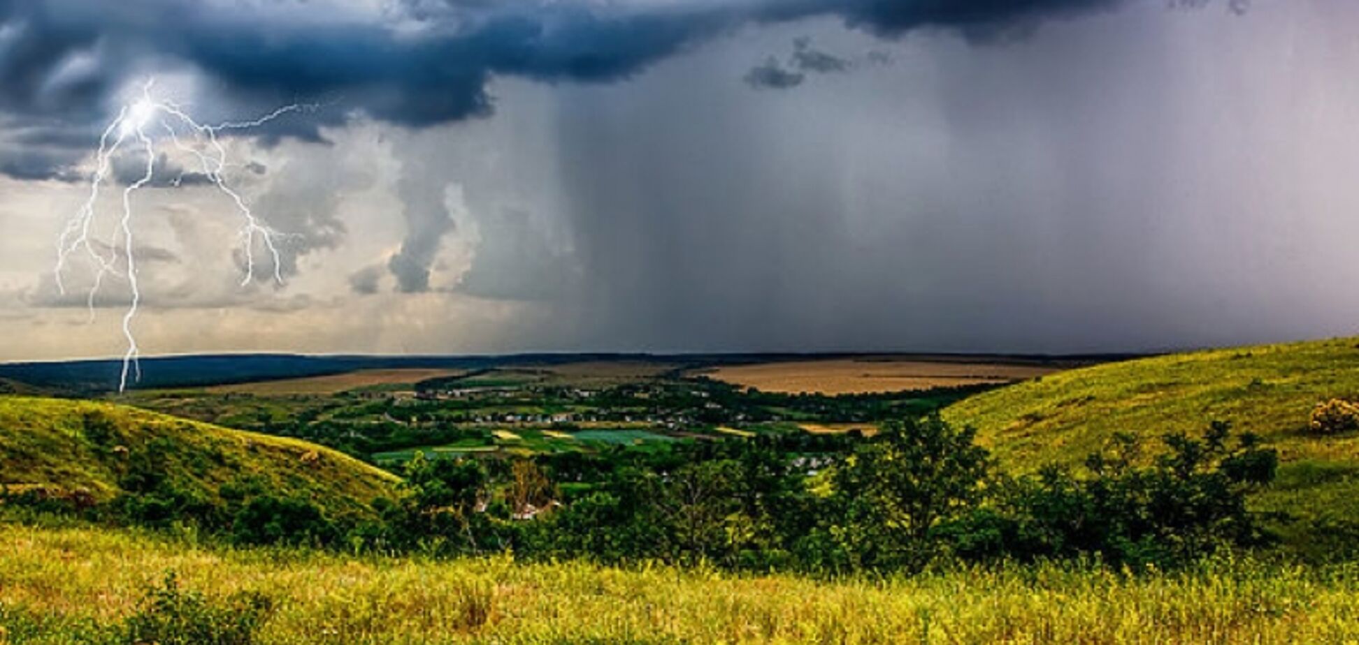 Накрив циклон: синоптики пообіцяли погіршення погоди в Україні