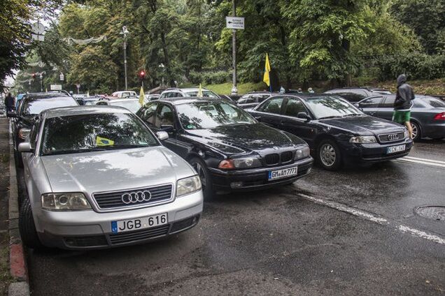 Контрабандисты и рэкетиры - в очередь: журналист объяснил опасность победы 'евробляхеров' для Украины