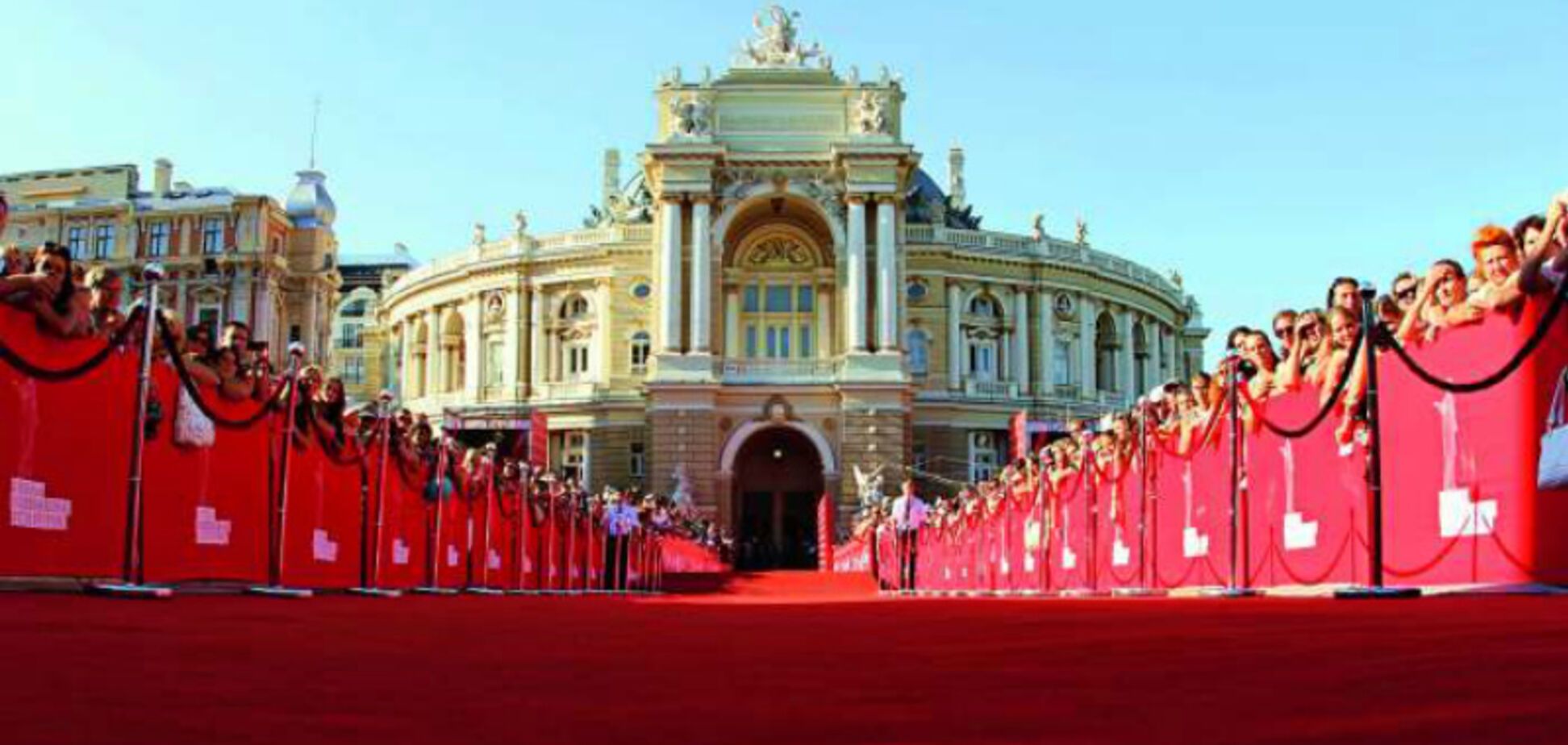 В Одессе открылся 9-й международный кинофестиваль: фото и видео церемонии