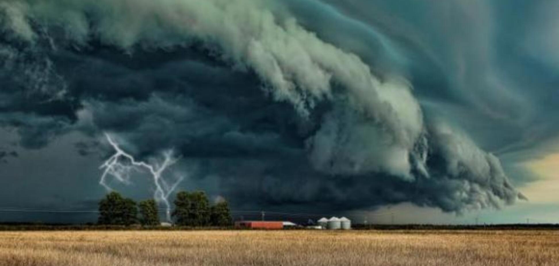 Грози і шквали: в Україні різко зіпсується погода