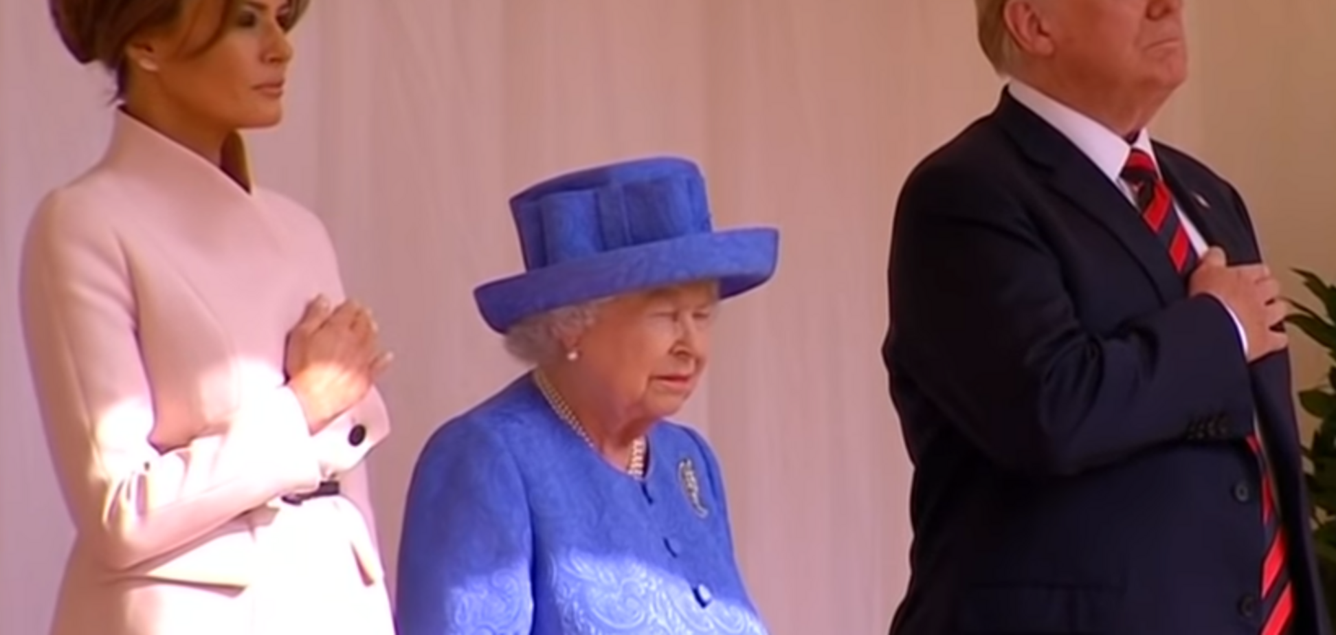 Трамп публично оконфузился перед королевой Великобритании: опубликовано видео