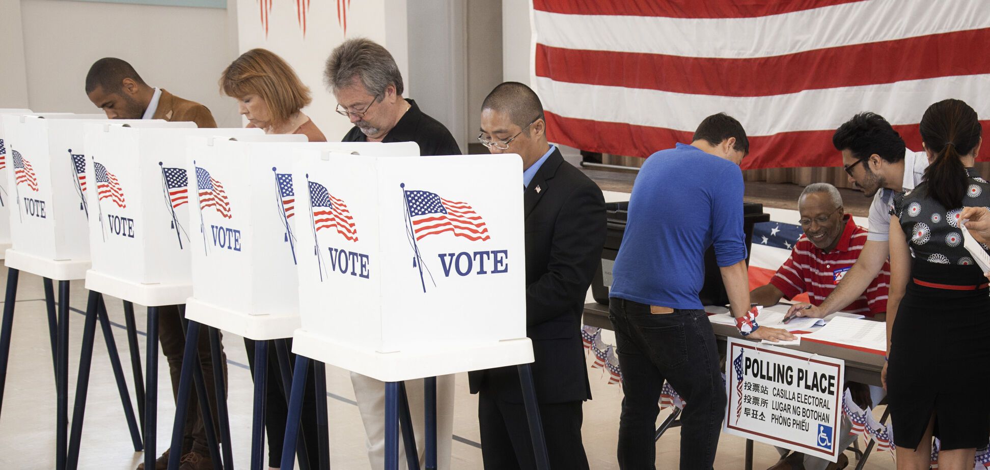 США обвинили 12 ГРУшников во вмешательстве в выборы: обнародованы фамилии