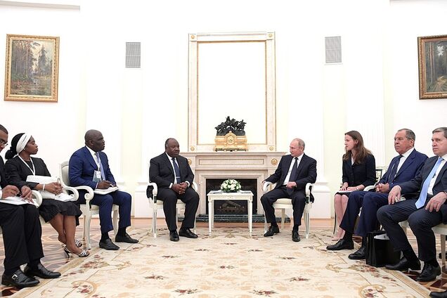 'Путин, введи войска'? Президент Габона призвал Россию о помощи