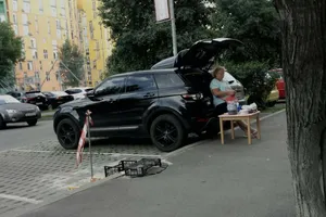"Это прекрасно!" Предприимчивая бабушка из Киева развеселила сеть