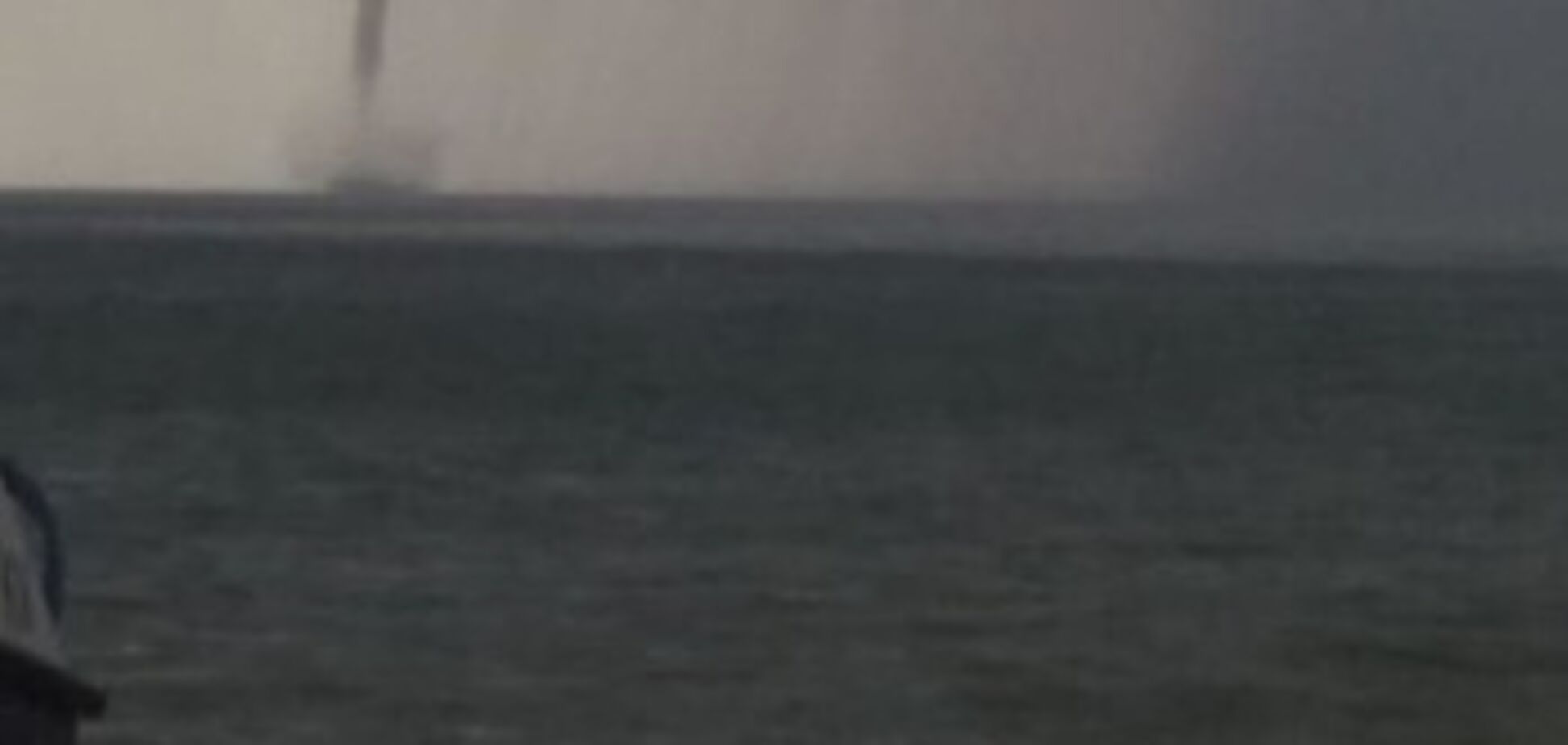 Мощный смерч в Азовском море сняли на видео 