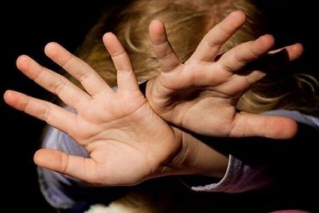 Не хотела есть: на Сумщине отец зверски забил насмерть 4-летнюю дочь