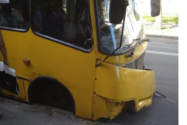 'Зато проезд по 8 гривен': в Киеве произошло сразу два ЧП в транспорте