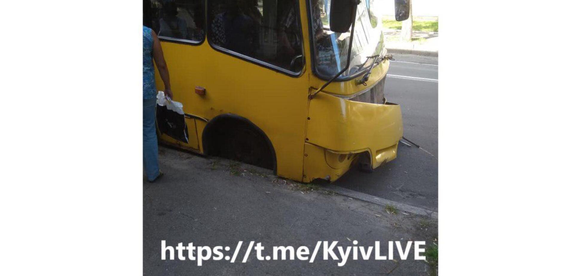 'Зато проезд по 8 гривен': в Киеве произошло сразу два ЧП в транспорте