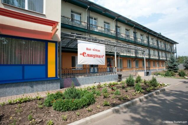 200 детей под угрозой: отравивший школьников киевский лагерь возобновил работу