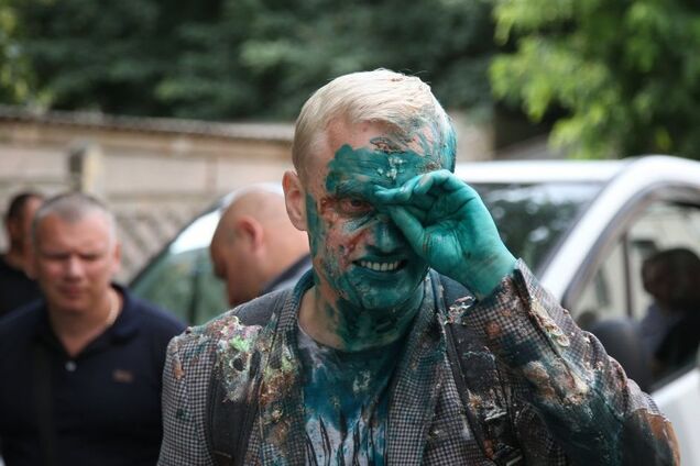 Страсти по Холодницкому: Шабунина облили зеленкой на митинге Кивы