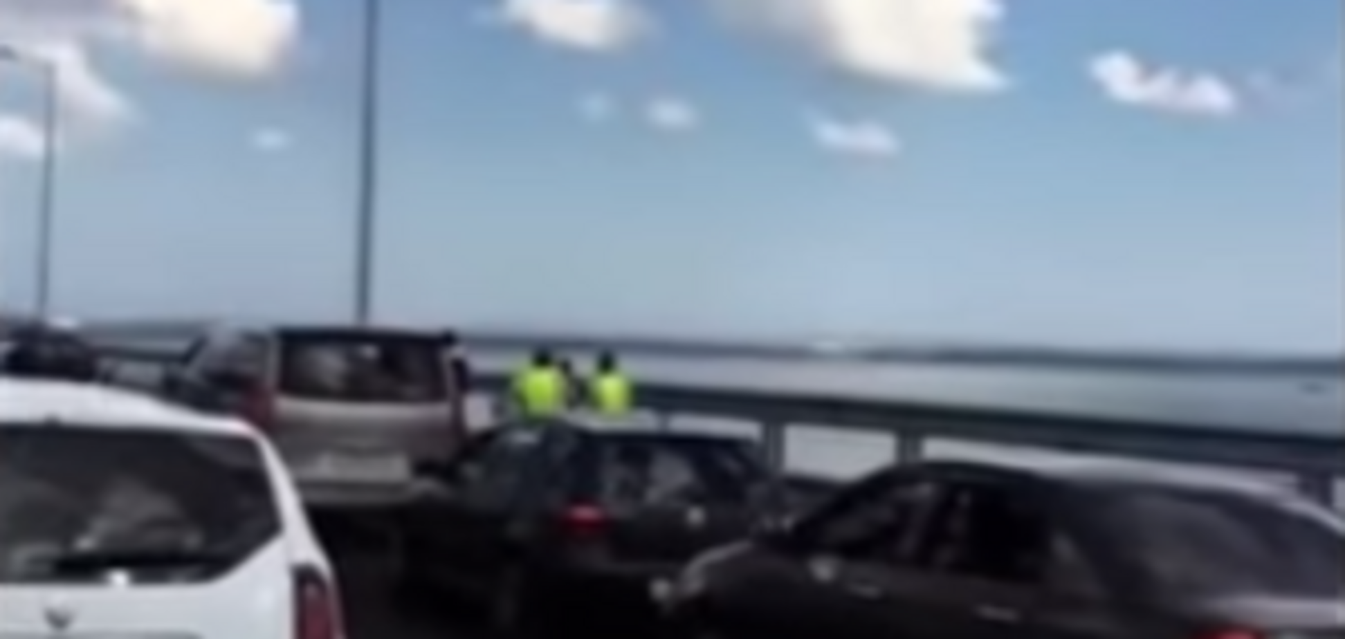 Пробка на Крымском мосту