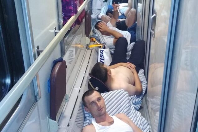 У Росії влада познущалася над поліцейськими, які працювали на ЧС-2018