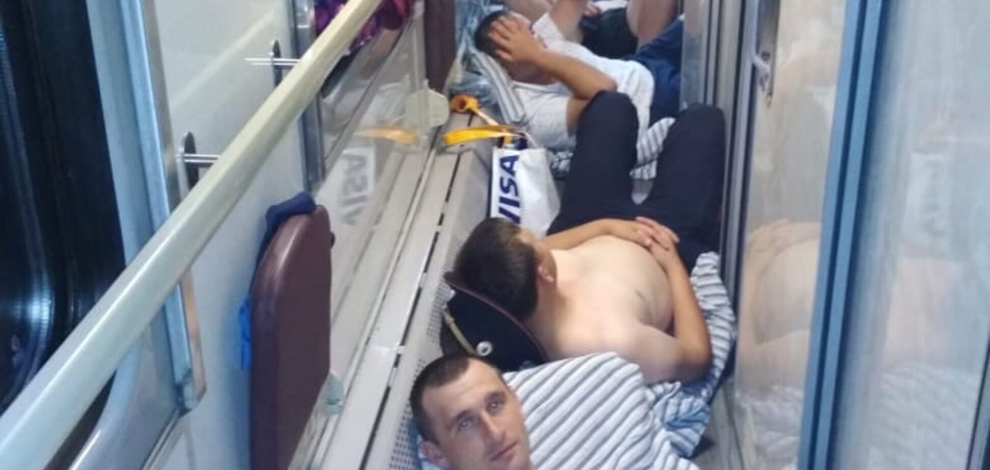 У Росії влада познущалася над поліцейськими, які працювали на ЧС-2018