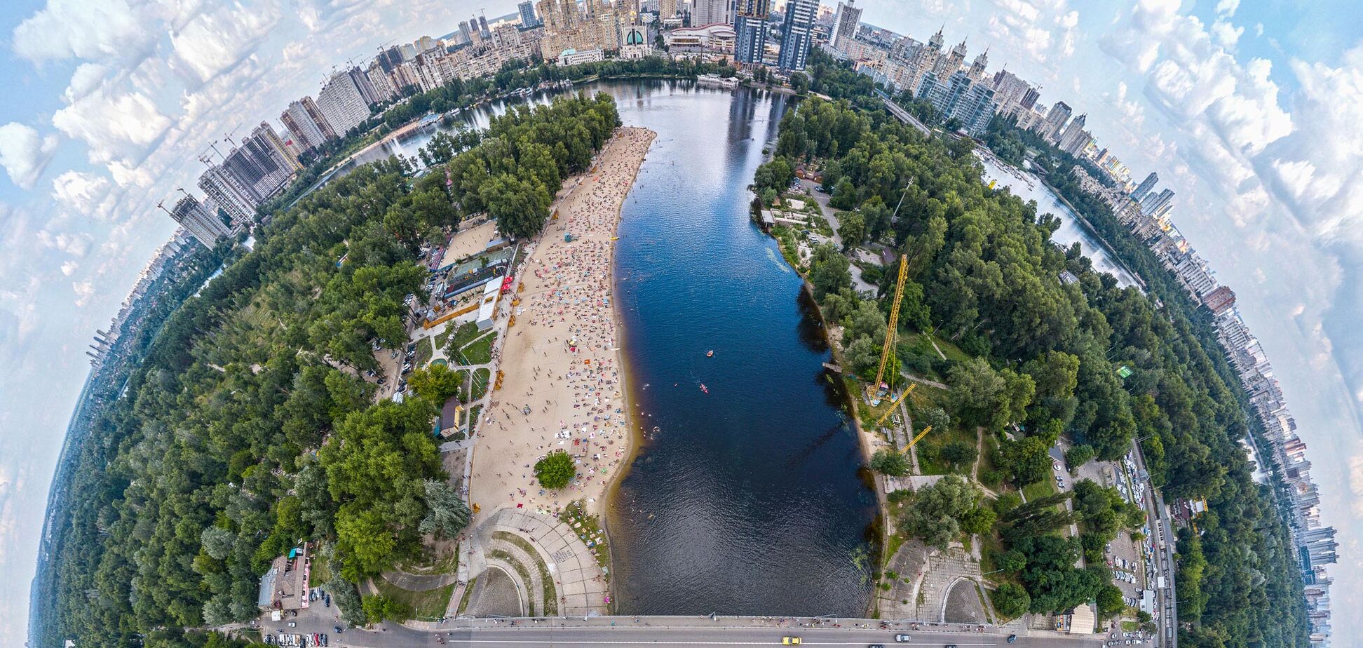 Літо у Києві: опубліковані яскраві фото з висоти пташиного польоту