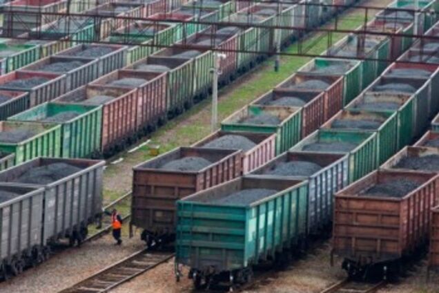 Гройсмана попросили заняться кризисом ж/д перевозок