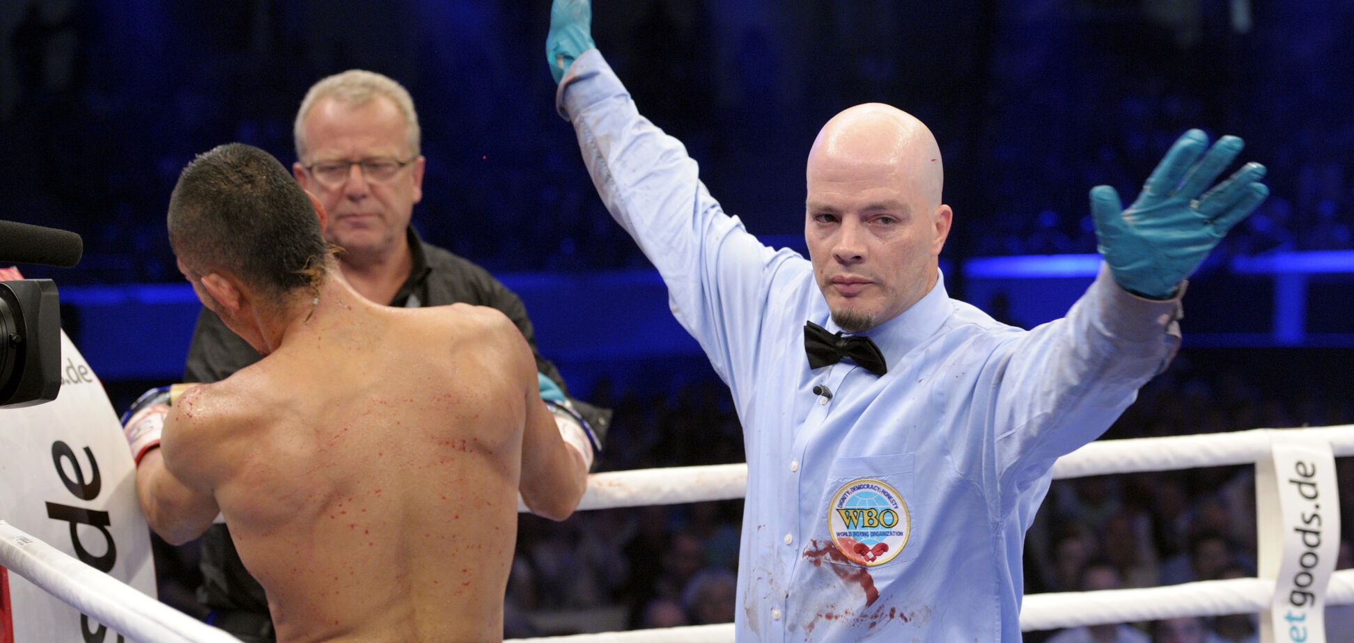 Фартовый для Украины: назван рефери на бой Усик - Гассиев