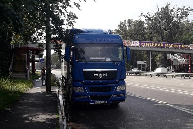 'Я на пять минут': автохам устроил дерзкую выходку в Киеве