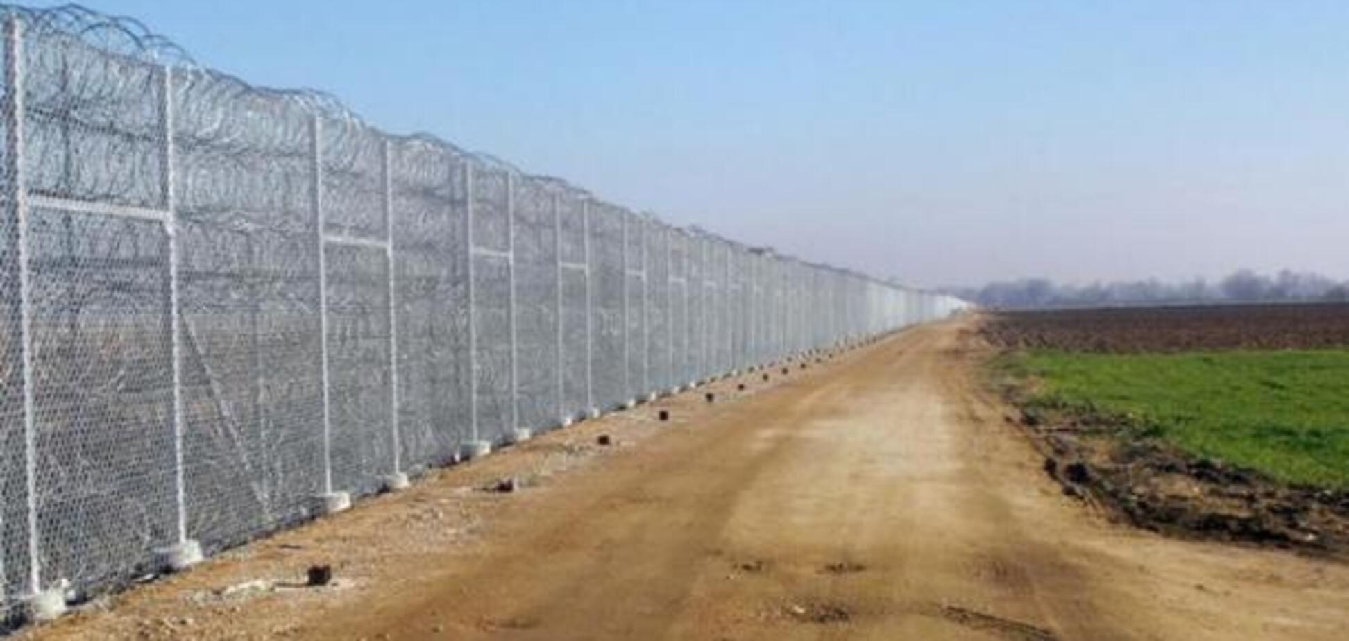 'Стіна' на кордоні з Росією: у фігуранта справи знайшли десятки тисяч доларів