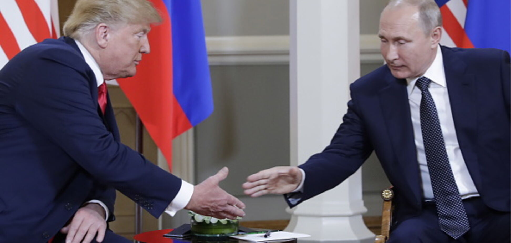 'Ничего не обещал': в Белом доме 'отмазали' Трампа за встречу с Путиным