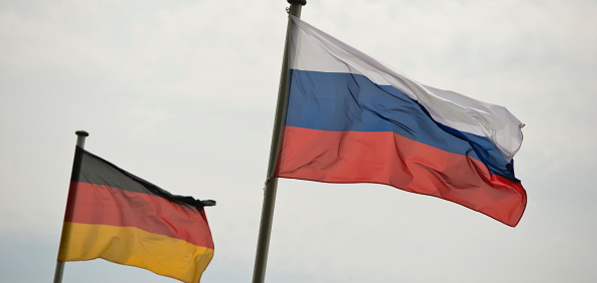 Экологи в панике: Германия поддержала газопровод Путина в обход Украины
