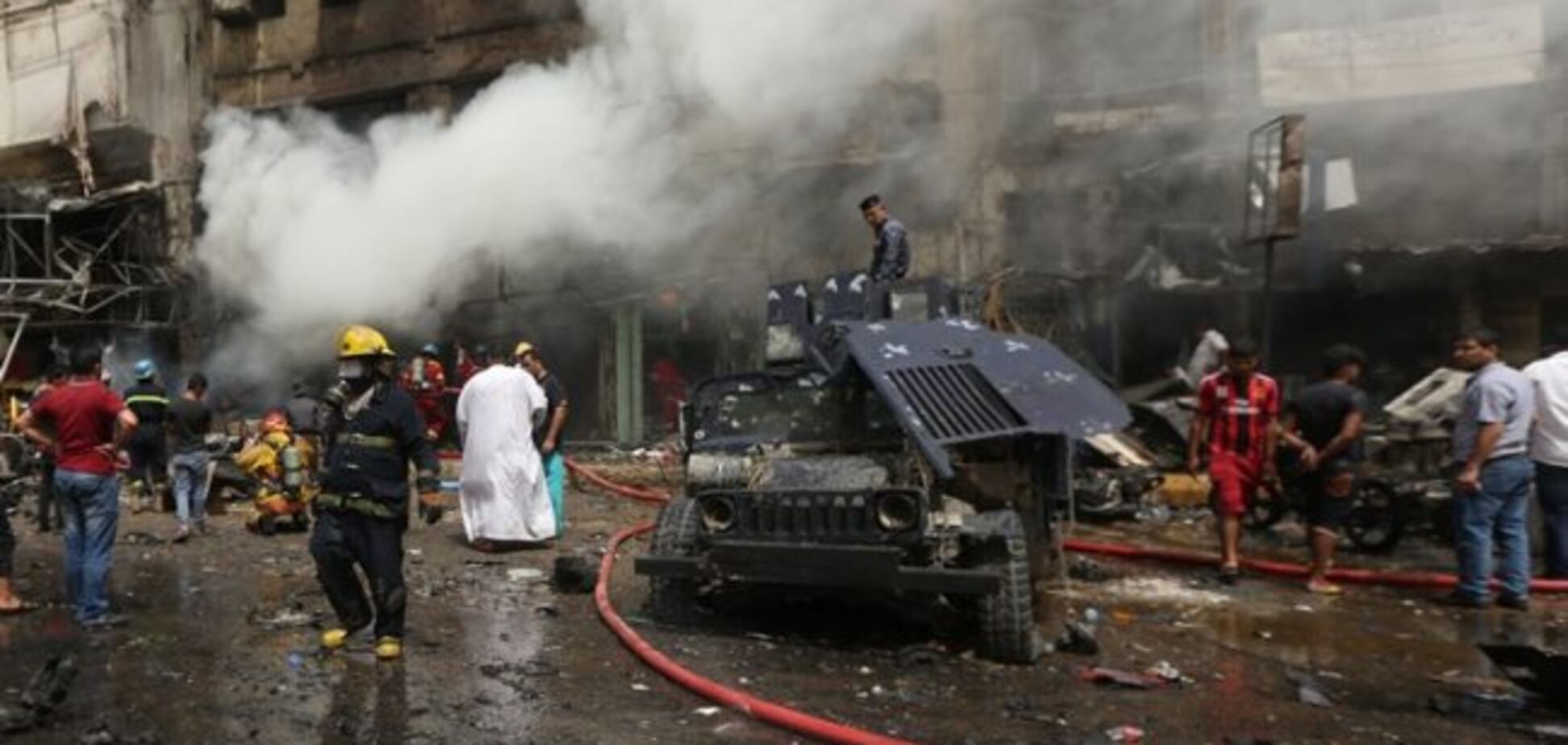 Убиты и ранены более 30 человек: в нефтяном городе Ирака прогремели взрывы