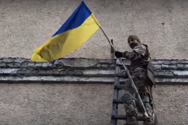 Об'єднані сили повернули Україні селище на Донбасі: з'явилося знакове відео