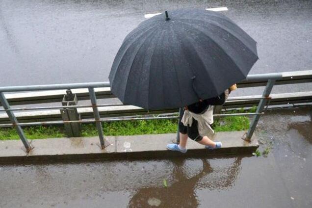Похолодає до +13 і затопить: синоптики попередили про погіршення погоди в Україні