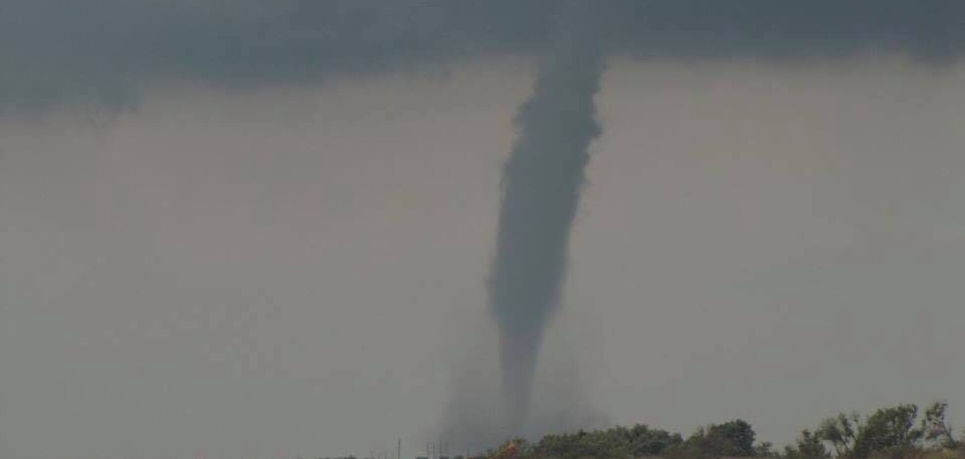 На запорожском курорте пронесся смерч. Видеофакт