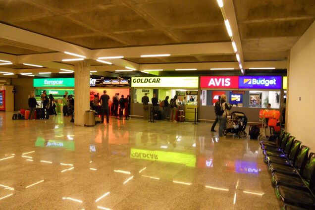 Українські туристи застрягли на іспанському острові: всі подробиці