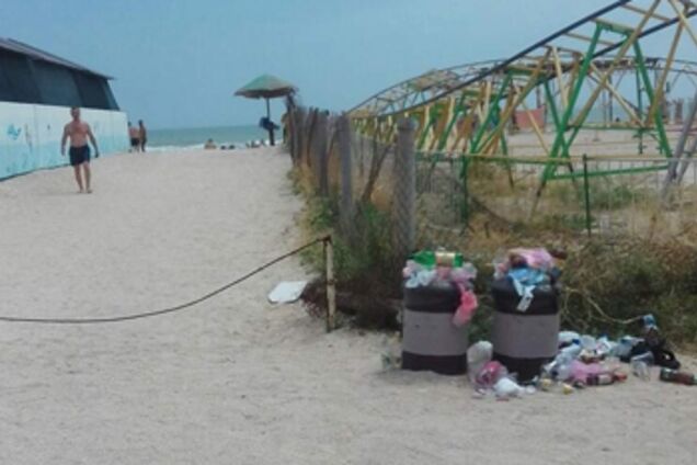 Курорты Азовского моря завалило мусором: фото
