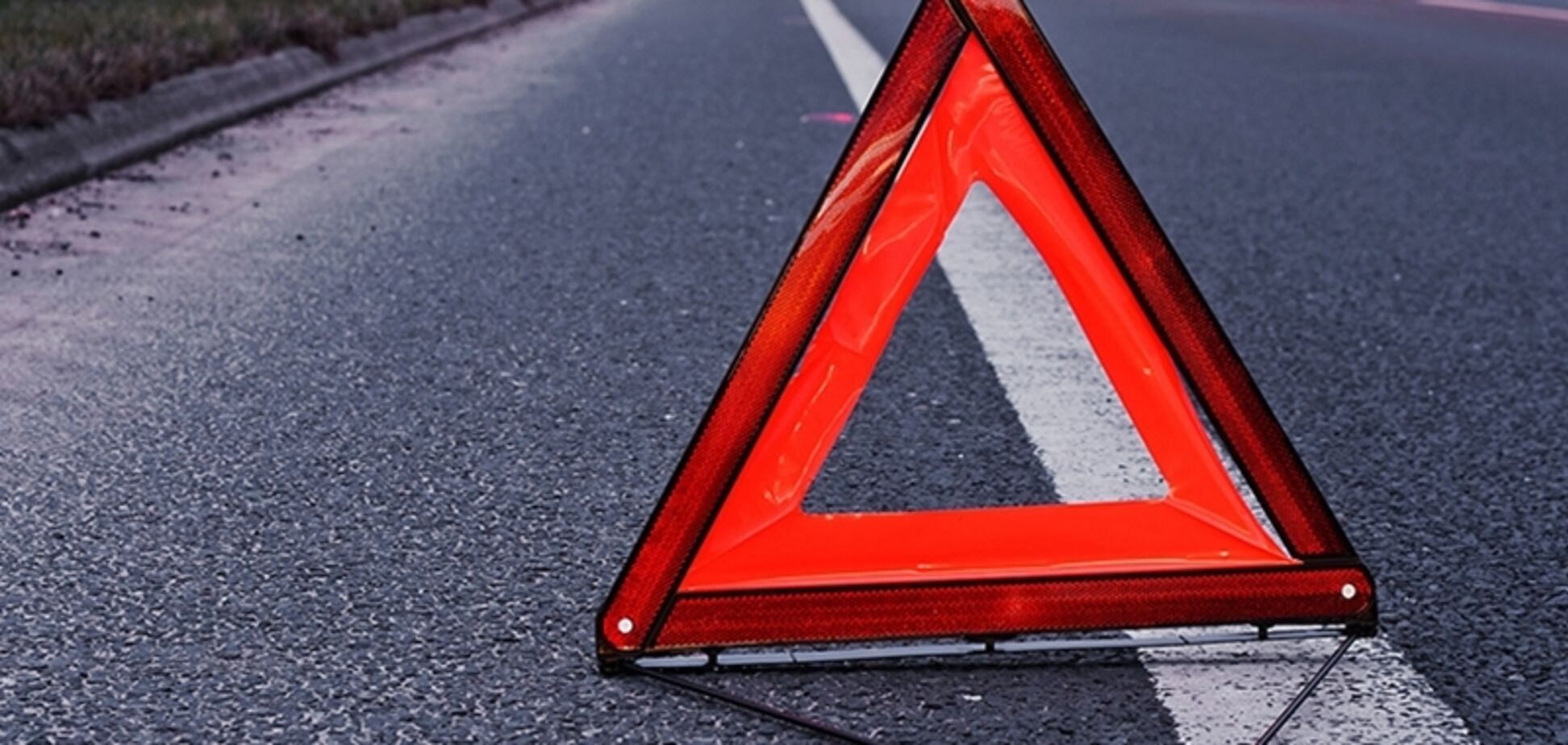 Под Киевом пьяный на 'Мерседесе' протаранил автобус с пассажирами. Фото с места ДТП