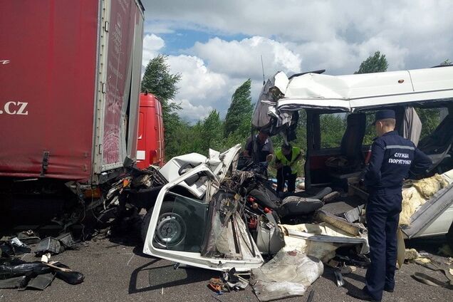 Чорна п'ятниця: в Україні в чотирьох кривавих ДТП загинули понад 20 людей