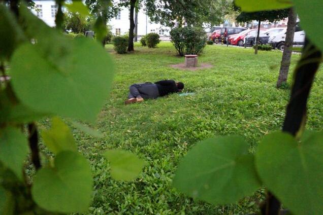 Ограбили и избили: в Киеве престижный учитель-иностранец стал бомжом