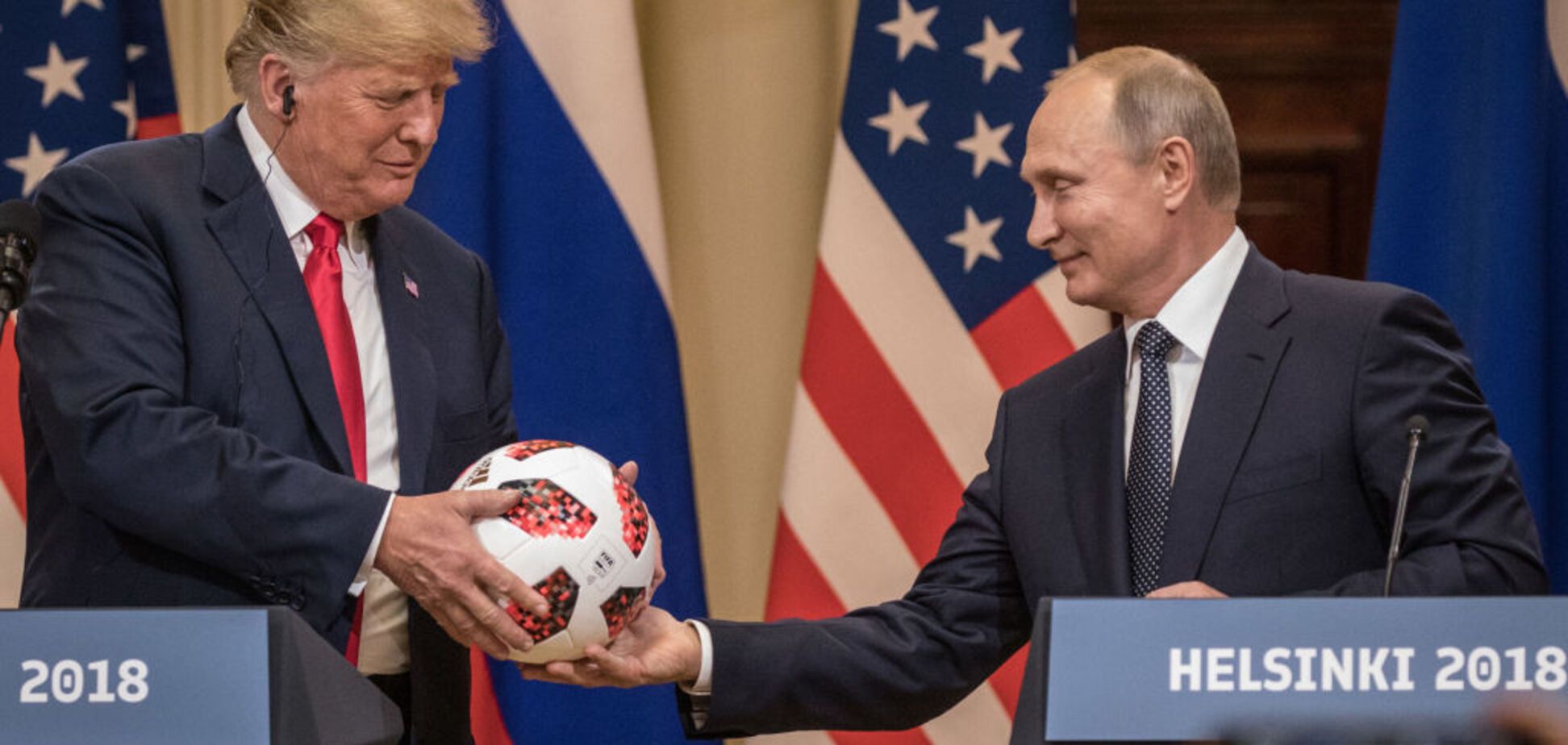 Во встрече Путина с Трампом выделили три самых странных момента