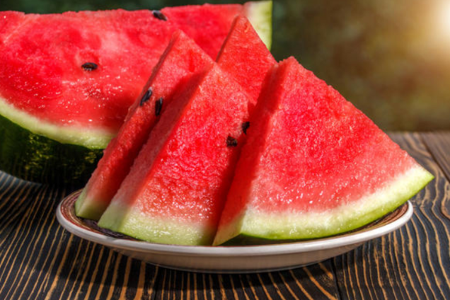 Как выбрать спелый и сладкий арбуз без нитратов: советы эксперта