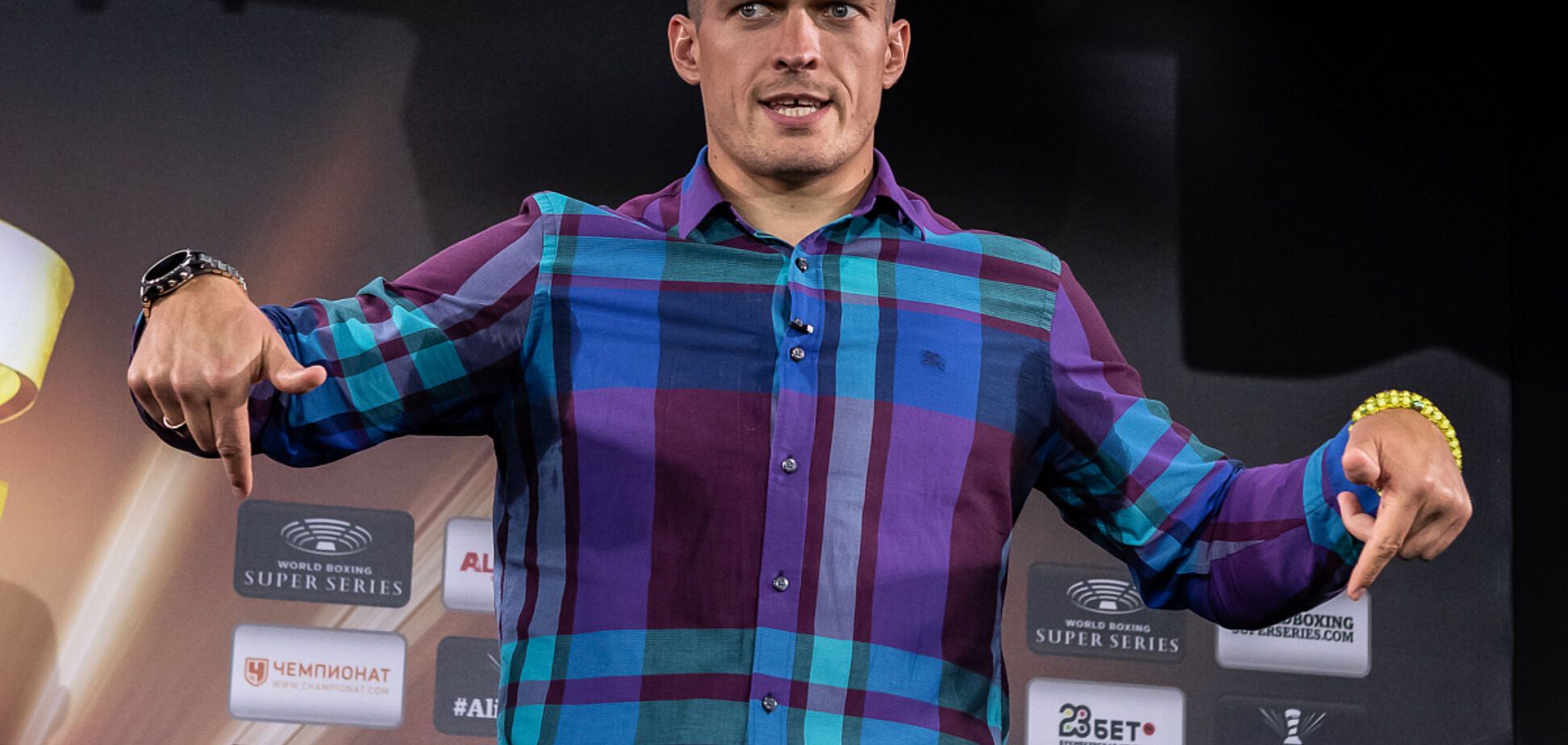 Повний обвал: букмекери змінили ставки на перемогу Усика в бою з Гассієвим