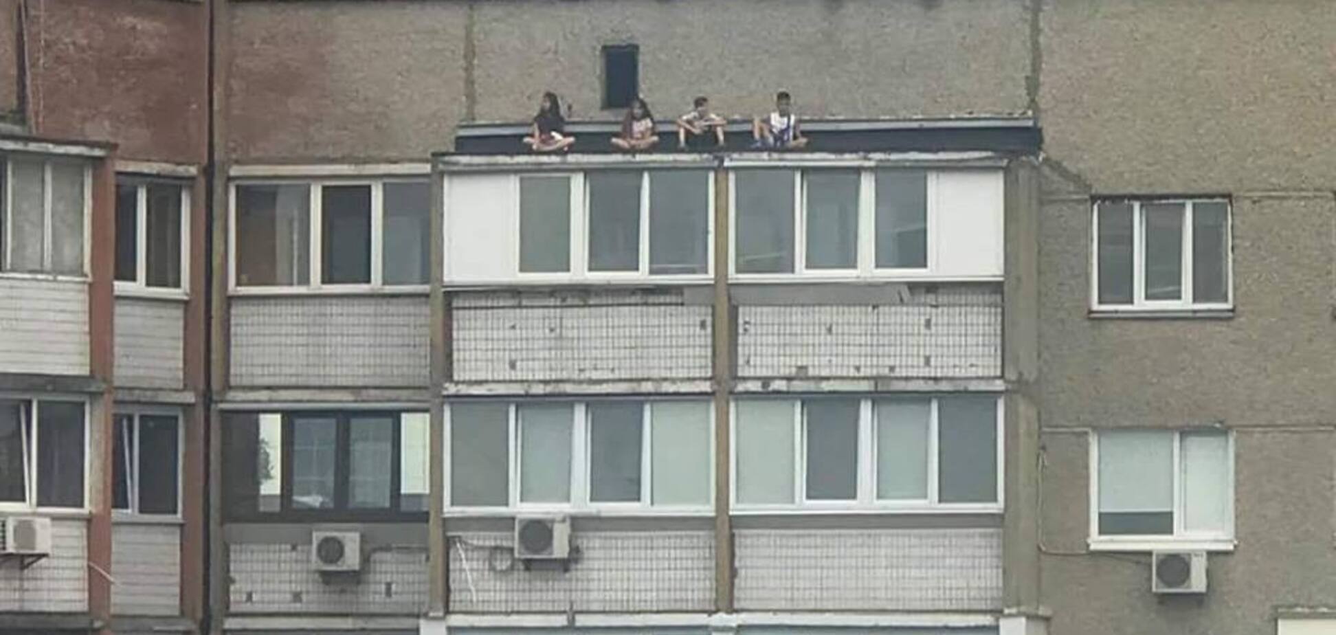 'Думают, что герои': опасная игра детей возмутила киевлян