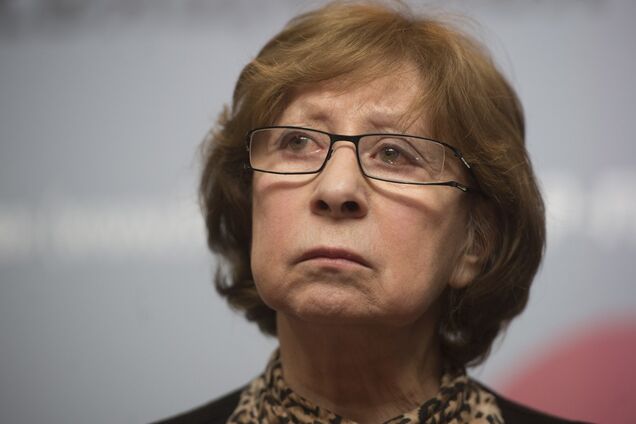 Лия Ахеджакова